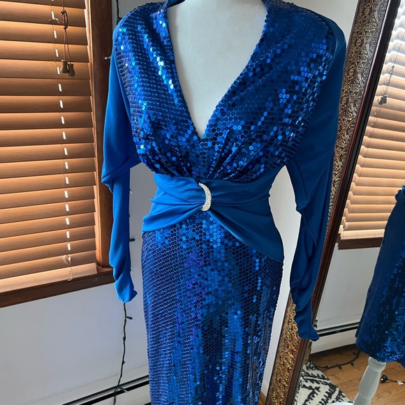 Evening dress - Picture 6 of 12